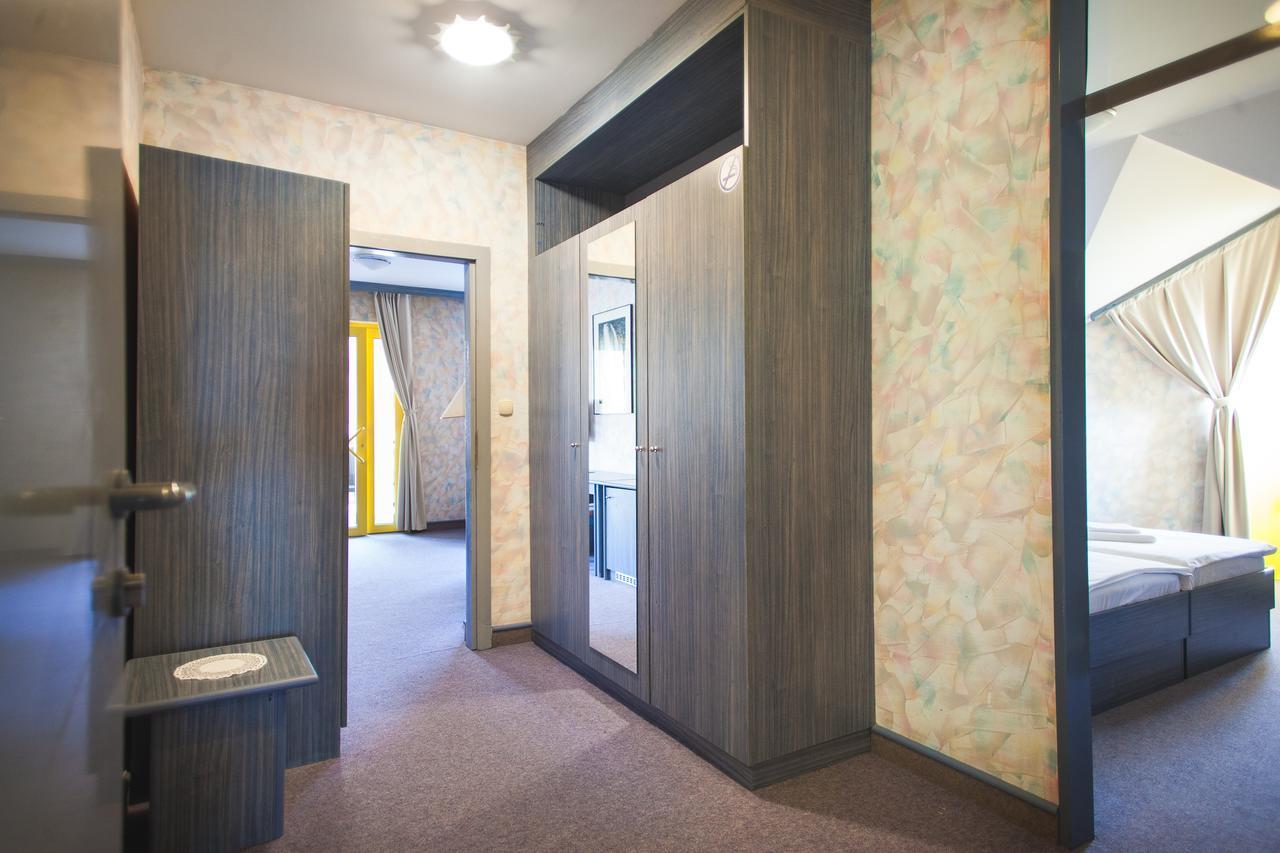 Hotel Dravograd エクステリア 写真